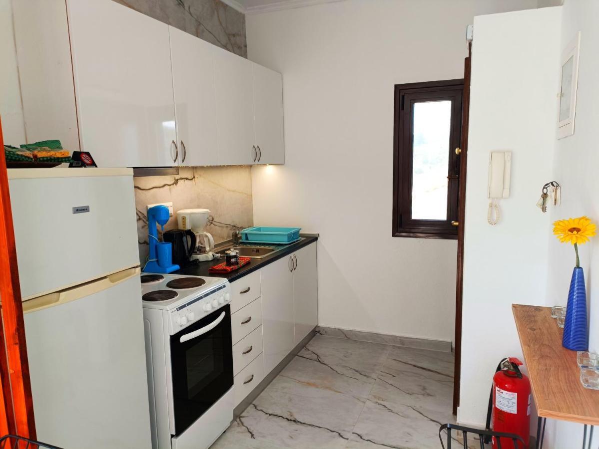 Salonikiou Beach Apartments Akti Salonikiou エクステリア 写真