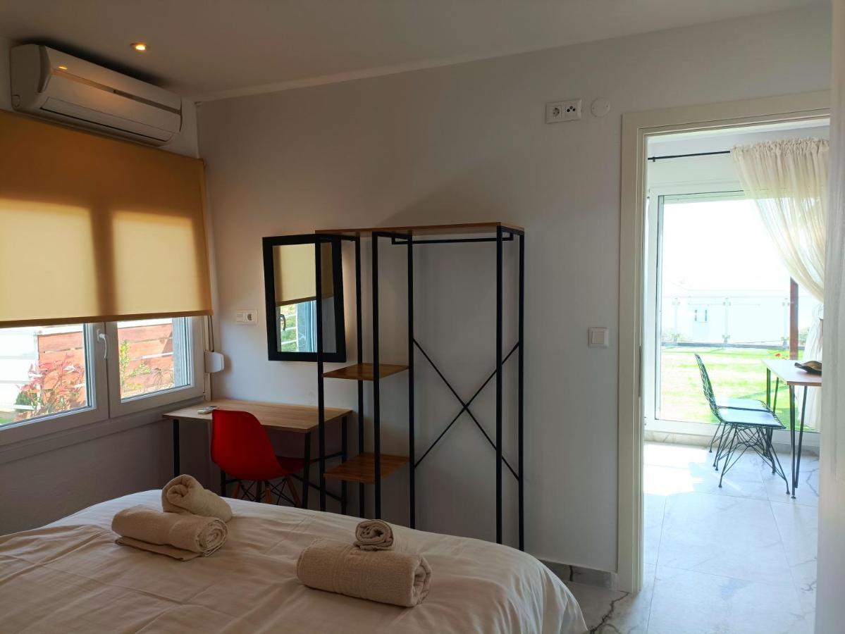 Salonikiou Beach Apartments Akti Salonikiou エクステリア 写真